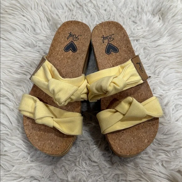 Reef Knotty Vista Hi Platform Sandals Yellow
Bow Cork Footbed Women's 7 - Picture 2 of 10